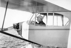 CF-BUR photo 1